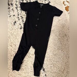 Little Bipsy Short Sleeve Romper. Black with button closure. 9-12months